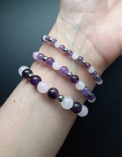 Bracelet Amarose, en améthyste AAA et quartz rose AA, pierres naturelles, porté poignet, perles 4, 6 ou 8mm — Zoéline