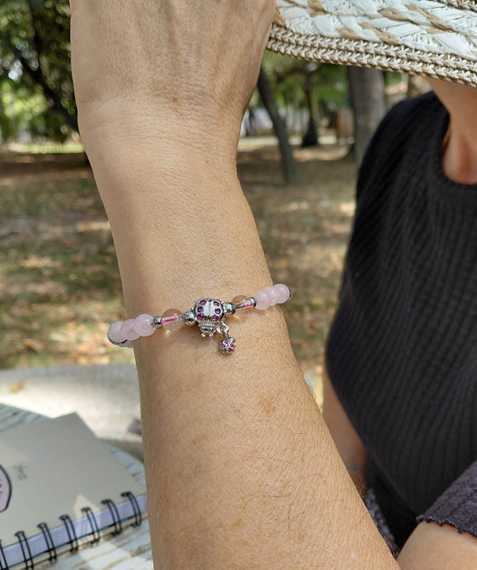 Bracelet Koxi en cristal de roche naturel AAA et quartz rose AA, perles 6mm, portés poignet en lumière extérieure — Zoéline