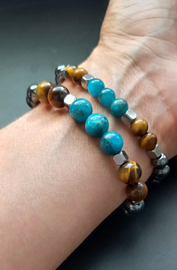 Bracelet Aro, hématite AAA, oeil de tigre AAA et apatite AA, pierres naturelles, porté poignet, perles 6 ou 8mm — Zoéline