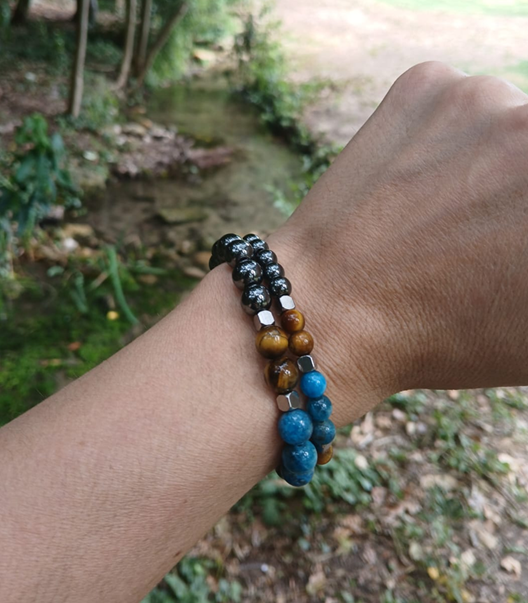Bracelet Aro, hématite AAA, oeil de tigre AAA et apatite AA, pierres naturelles, porté poignet en lumière extérieure, perles 6 ou 8mm — Zoéline