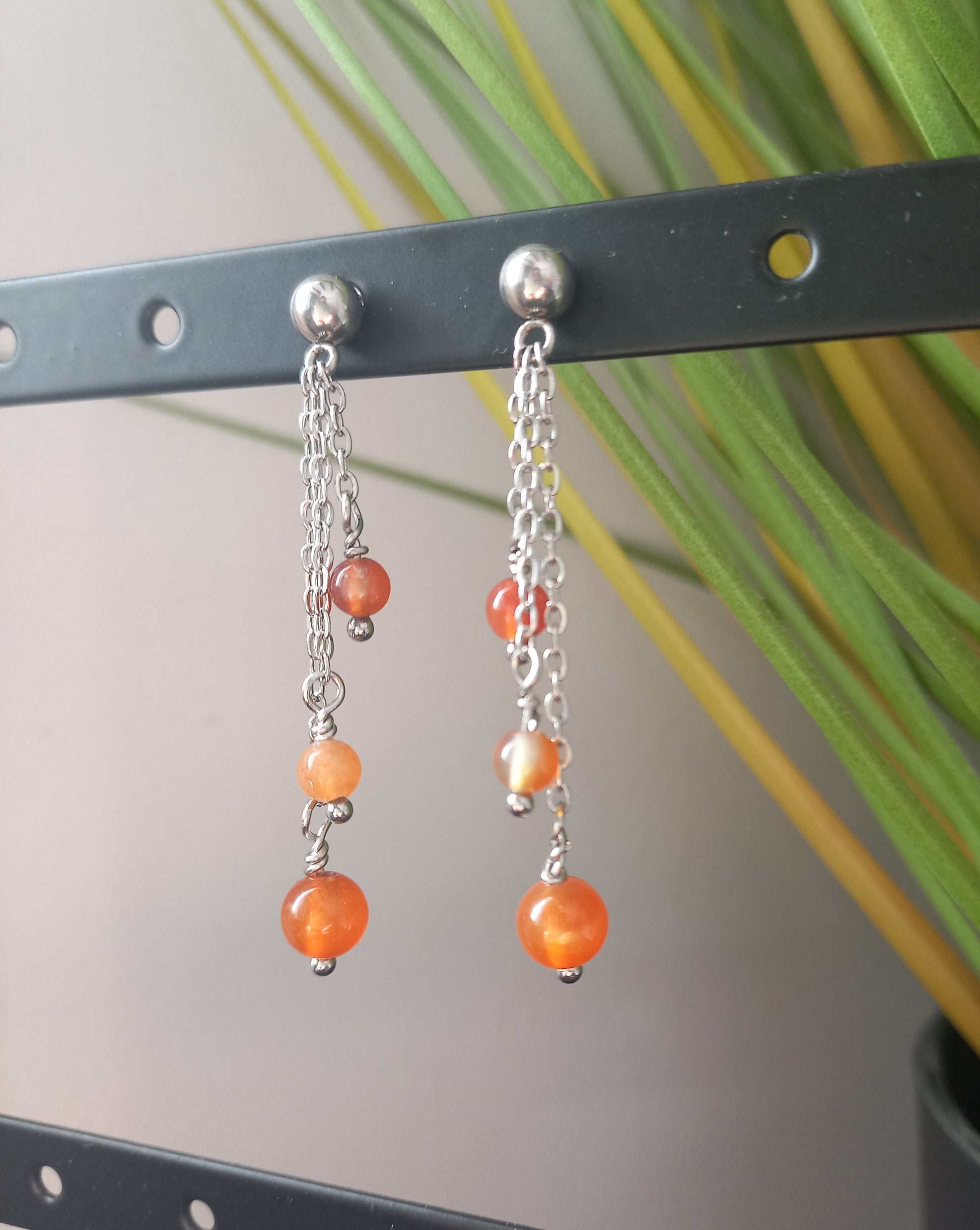 Boucles d'oreilles Mirca cornaline, en cornaline naturelle et acier inoxydable, longueur 5cm — Zoéline