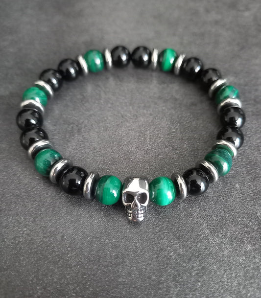 Bracelet Raven, en onyx AA et malachite AAA, pierres naturelles, et tête de mort en acier inoxydable, Malachite foncée  — Zoéline