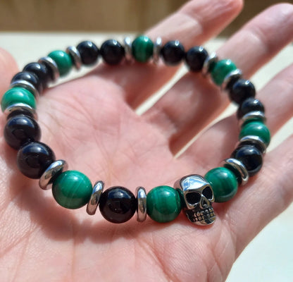 Bracelet Raven, en onyx AA et malachite AAA, pierres naturelles, et tête de mort en acier inoxydable, en extérieur, Malachite claire  — Zoéline