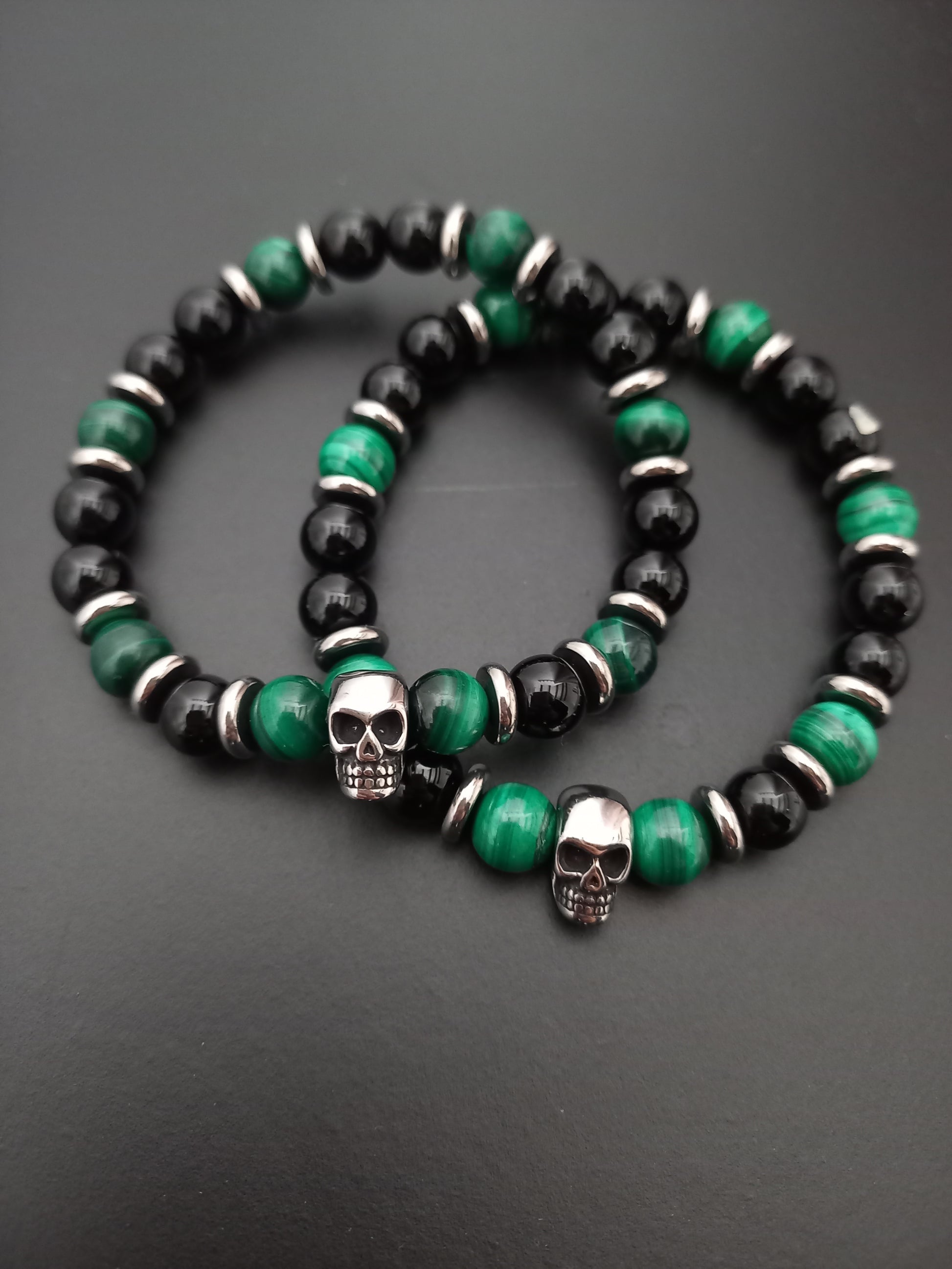 Bracelet Raven, en onyx AA et malachite AAA, pierres naturelles, et tete de mort en acier inoxydable — Zoéline