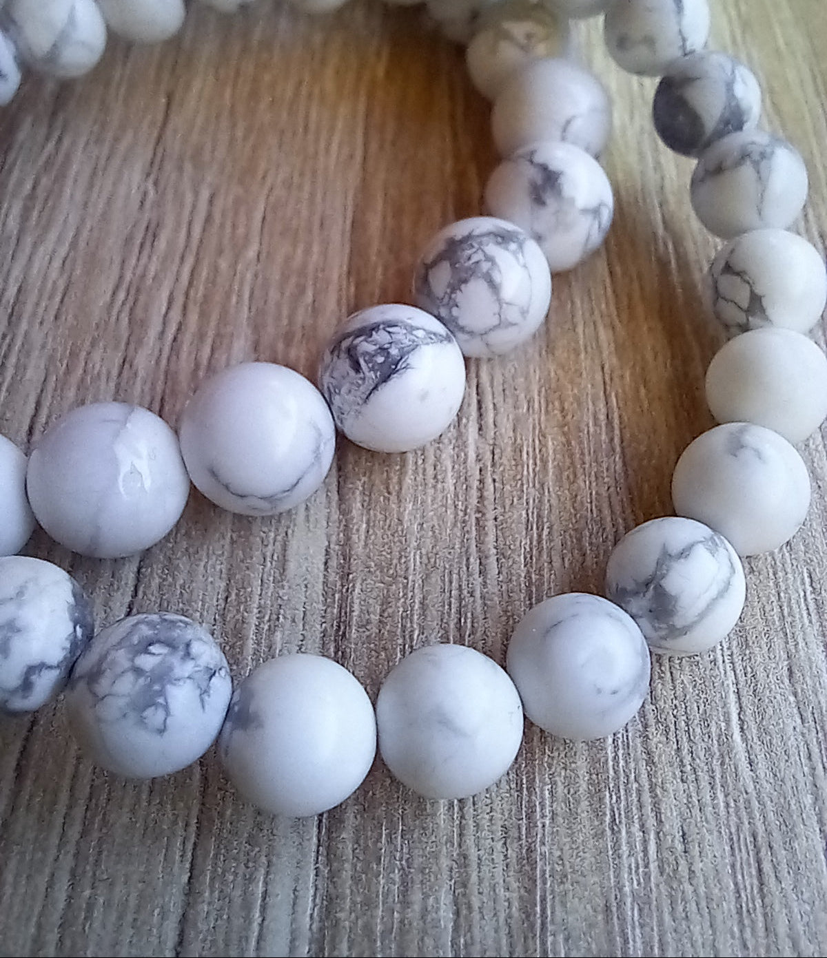Bracelet howlite naturelle, détail — Zoéline