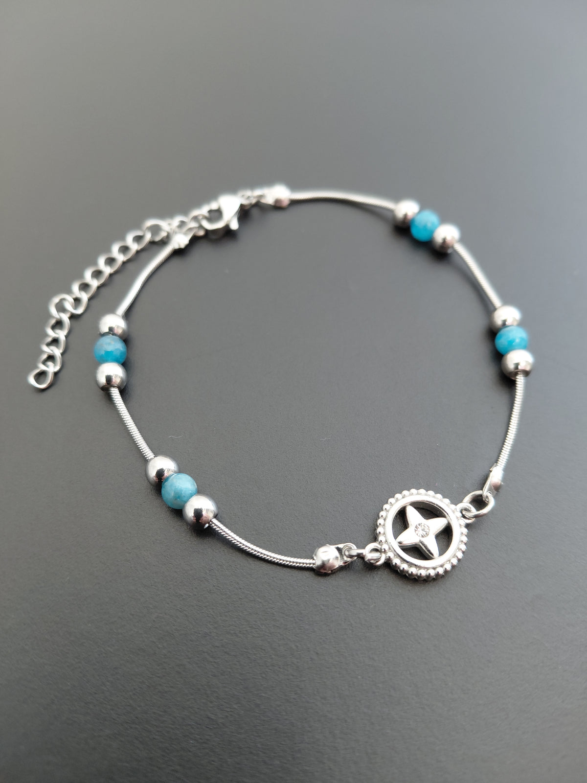 Bracelet Polaris, en apatite AA  naturelles, et étoile acier inoxydable — Zoéline