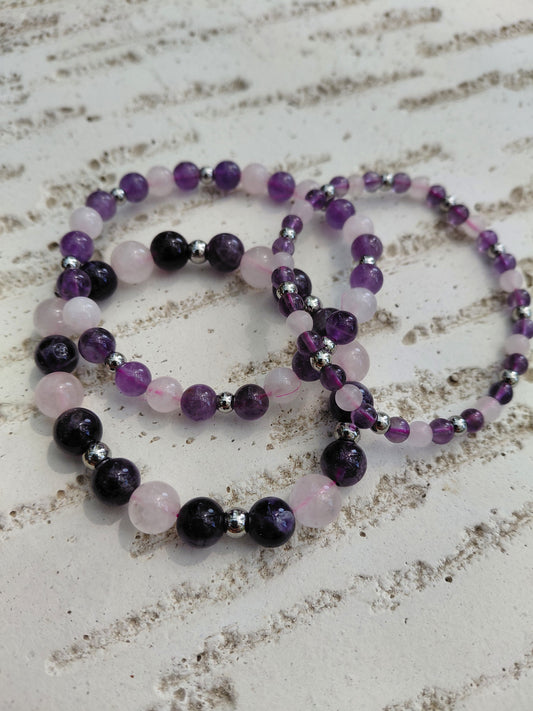 Bracelet Amarose, en améthyste AAA et quartz rose AA, pierres naturelles, en lumière exterieure, perles 4, 6 ou 8mm — Zoéline