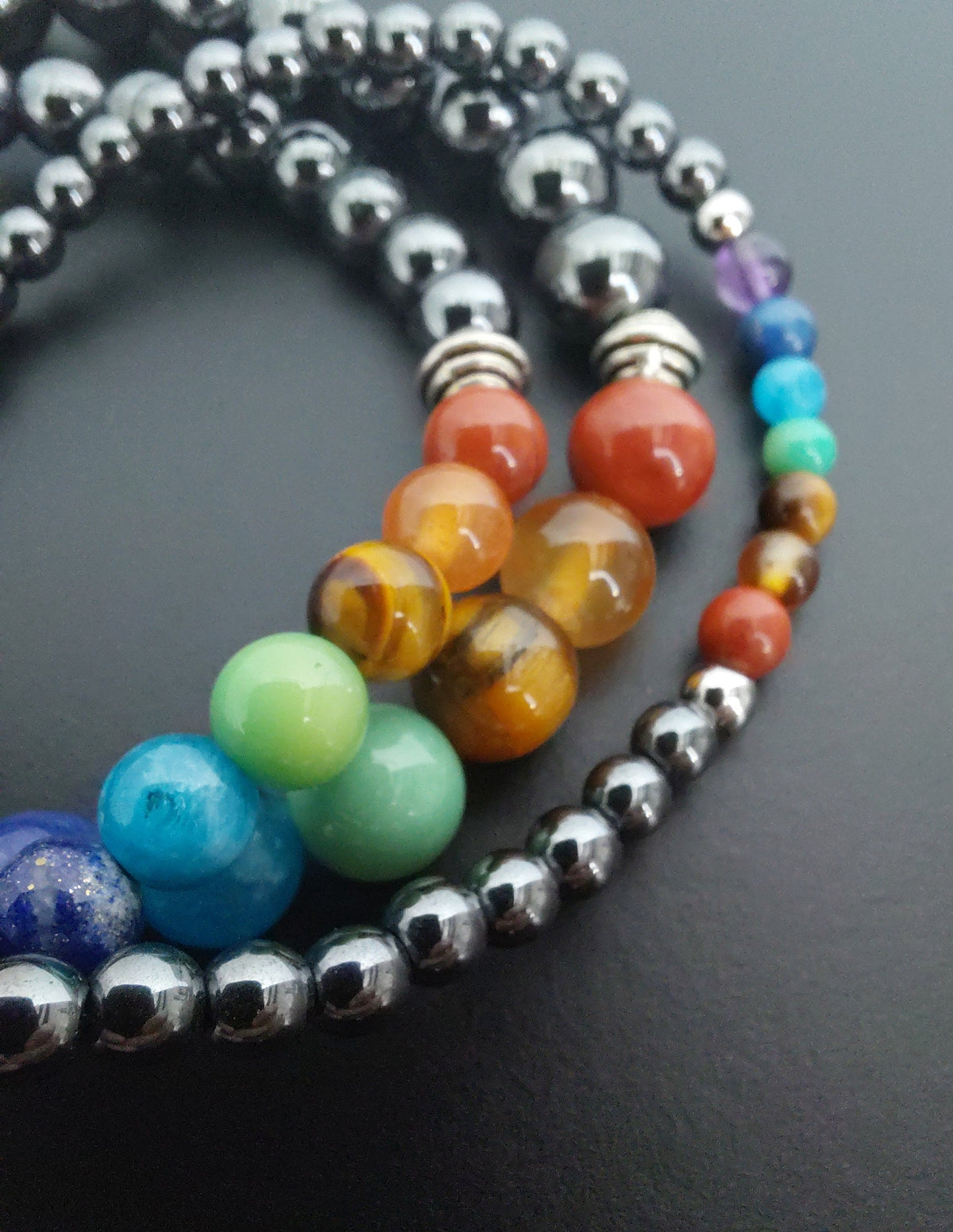 Bracelet 7 chakras et hématite, en pierres naturelles, perles 4, 6 ou 8mm — Zoéline