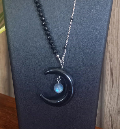 Collier Sélène, en onyx AA et labradorite AAA, pierres naturelles, détail pendentif — Zoéline