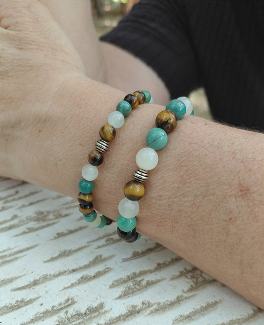 Bracelet Faëlys en jade australien AAA, oeil de tigre AAA et serpentine AAA, pierres naturelles, porté poignet en lumière extérieure, perles 6 ou 8mm — Zoéline