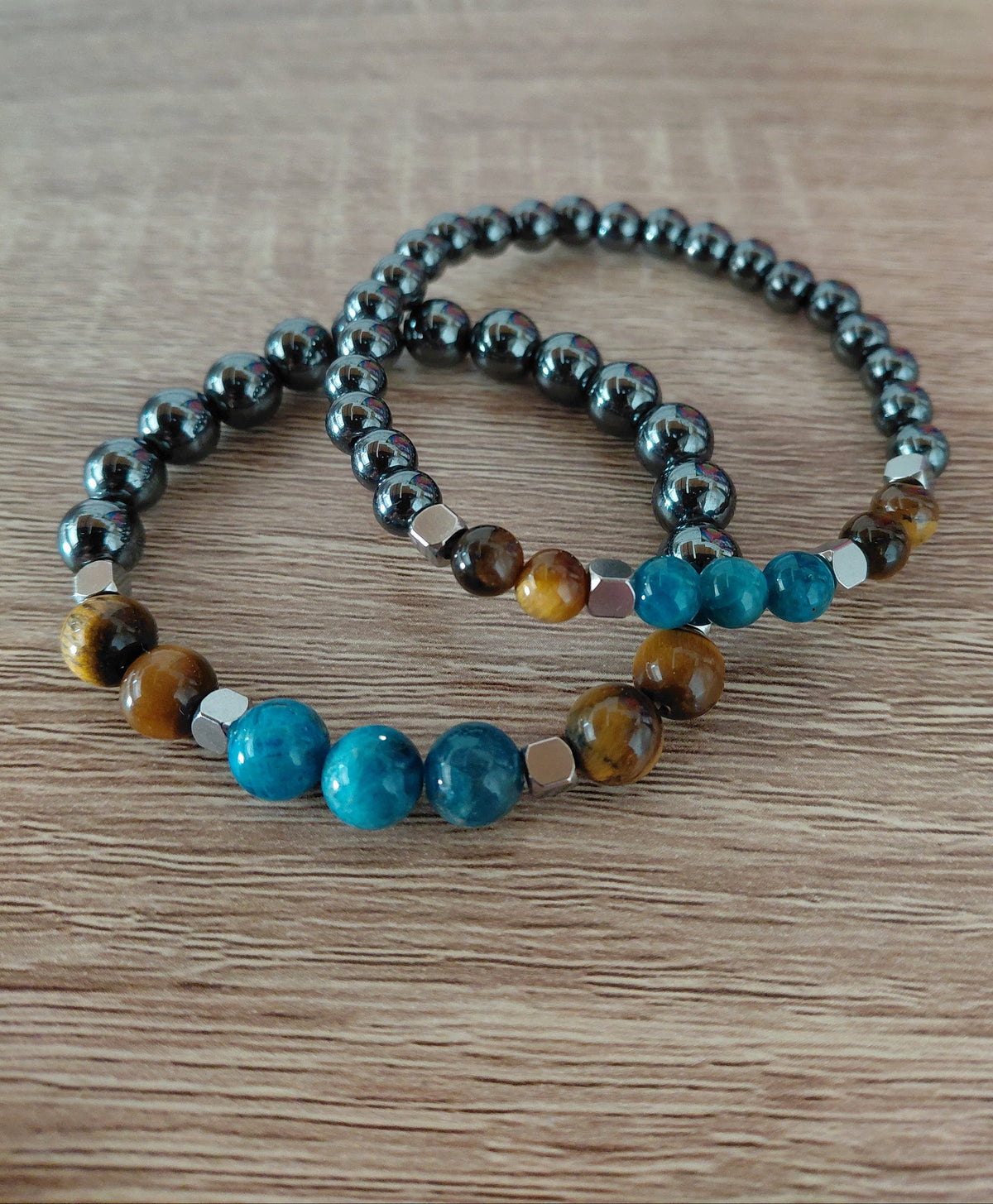 Bracelet Aro, hématite AAA, oeil de tigre AAA et apatite AA, pierres naturelles,  perles 6 ou 8mm — Zoéline