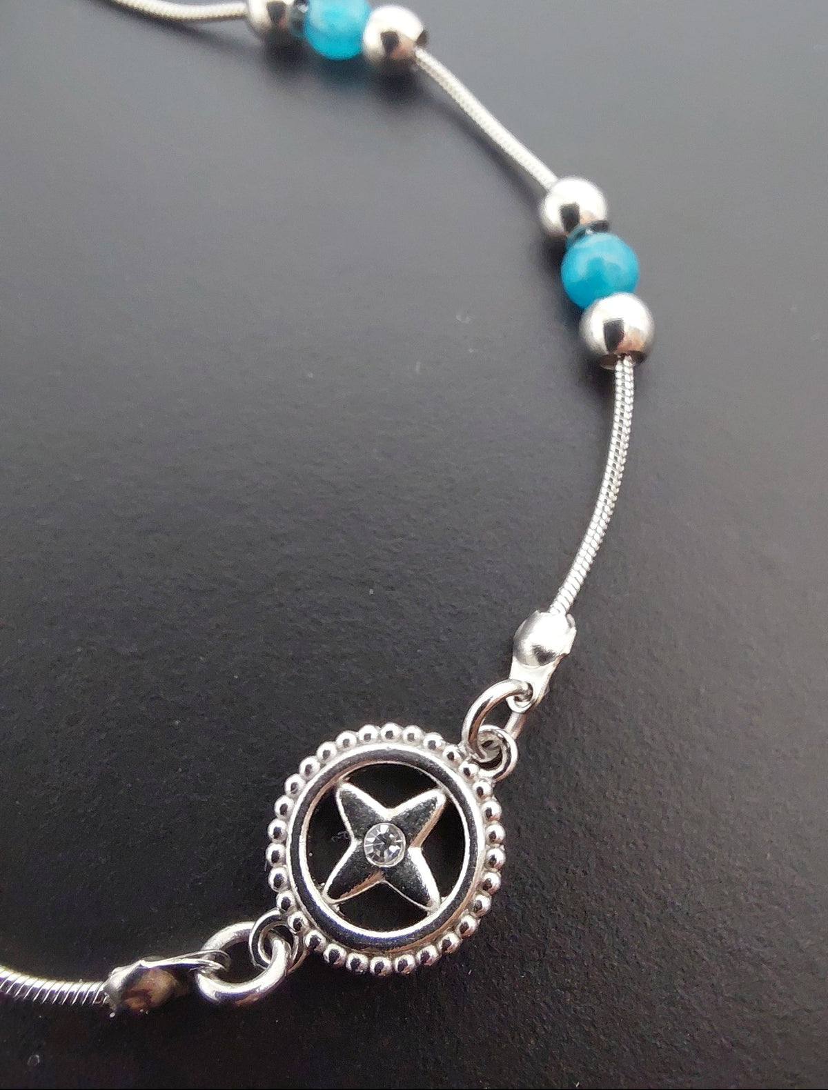 Bracelet Polaris, en apatite AA  naturelles, et étoile acier inoxydable — Zoéline