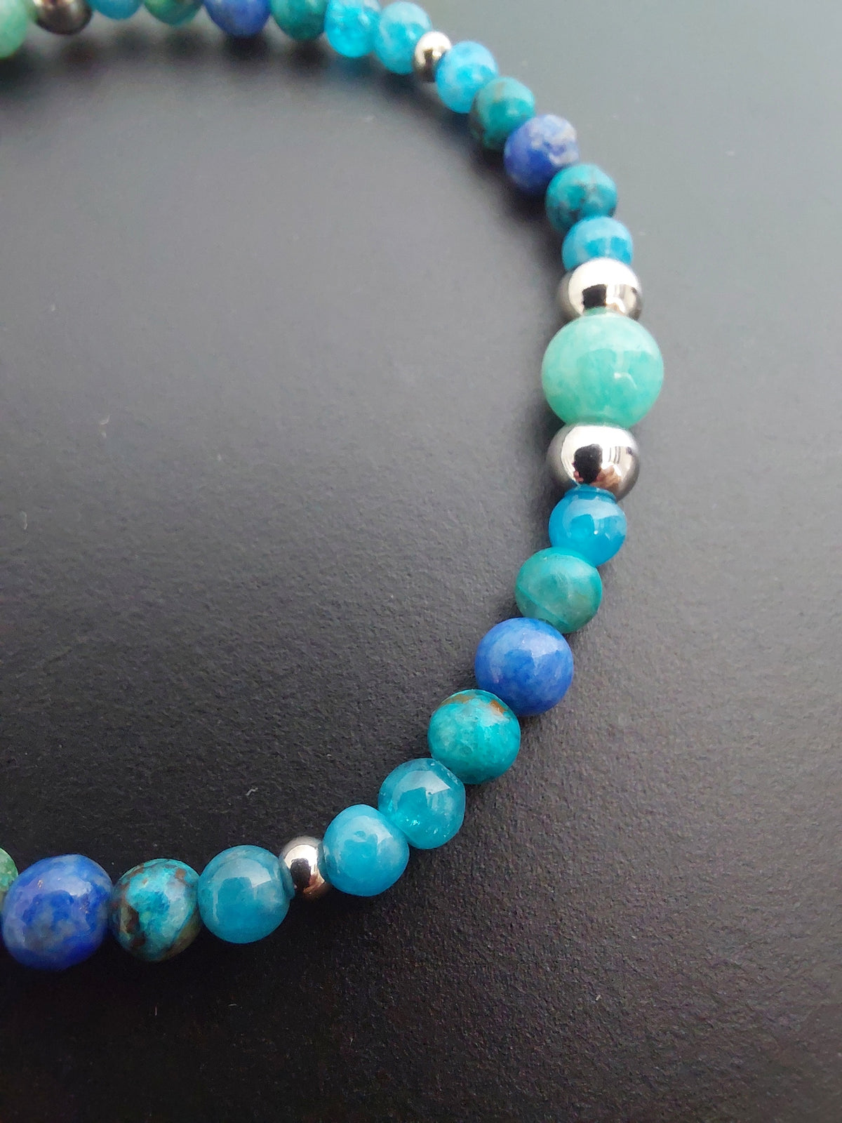 Bracelet Louen en lapis-lazuli AA, chrysocolle AAA, apatite AA et amazonite AAA, pierres naturelles — Zoéline