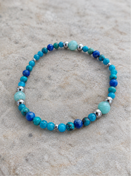 Bracelet Louen en lapis-lazuli AA, chrysocolle AAA, apatite AA et amazonite AAA, pierres naturelles, en lumière naturelle — Zoéline