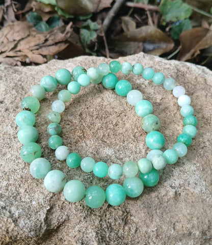 Bracelet chrysoprase naturelle AAA, en lumière extérieure, perles 6 et 8mm — Zoéline
