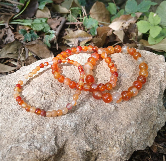 Bracelet cornaline naturelle,en lumière extérieure, perles 4, 6 ou 8mm — Zoéline